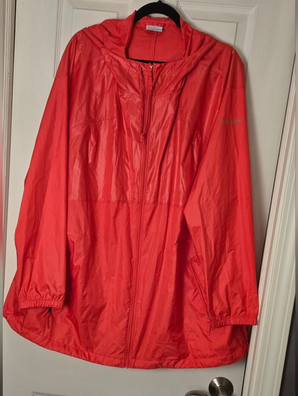 Columbia Women's Red Hooded Lightweight Jacket - Picture 2 of 4